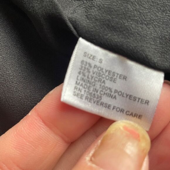 {tl} the letter Black Skirt with bottom fringe/tassels - Picture 11 of 12